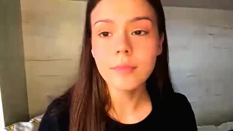 Mila online show from 03/22/26, 10:18