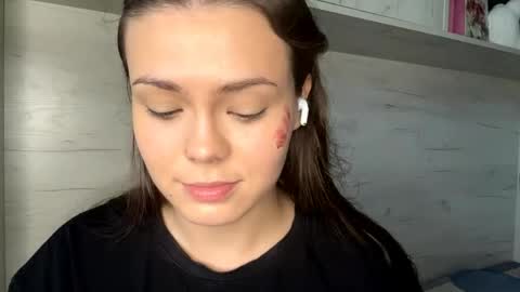 Mila online show from 04/22/26, 10:28