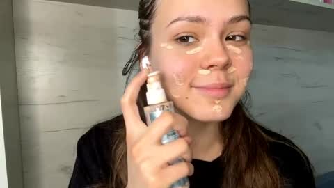 Mila online show from 04/25/26, 10:18