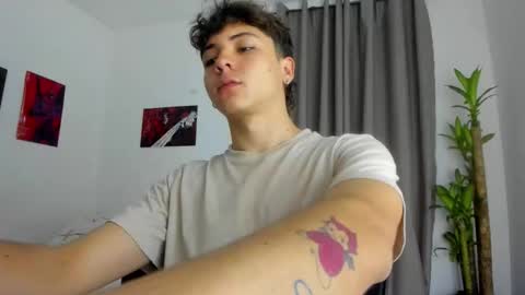 Snapshot of joe23___ chatting on 11/12/25, 02:23 Joe online show from 11/12/25, 02:23