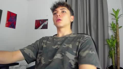 Snapshot of joe23___ chatting on 11/13/25, 02:43 Joe online show from 11/13/25, 02:43