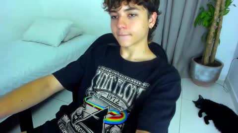 Snapshot of joe23___ chatting on 12/19/25, 02:07 Joe online show from 12/19/25, 02:07