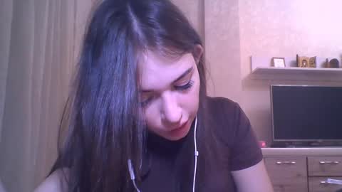 Jennifer online show from 11/05/25, 05:13