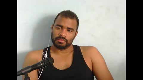 Snapshot of johan2222222222 chatting on 12/01/25, 02:00 johan2222222222 online show from 12/01/25, 02:00