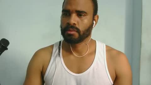 Snapshot of johan2222222222 chatting on 02/02/26, 02:05 johan2222222222 online show from 02/02/26, 02:05