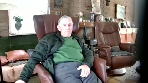 Snapshot of johan7_heet chatting on 12/06/24, 01:22 johan7 heet online show from 12/06/24, 01:22