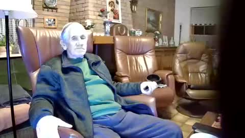 Snapshot of johan7_heet chatting on 12/13/24, 08:15 johan7 heet online show from 12/13/24, 08:15