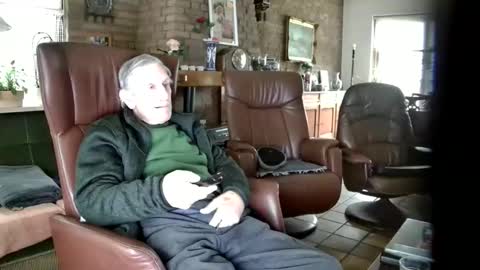 Snapshot of johan7_heet chatting on 12/15/24, 01:22 johan7 heet online show from 12/15/24, 01:22