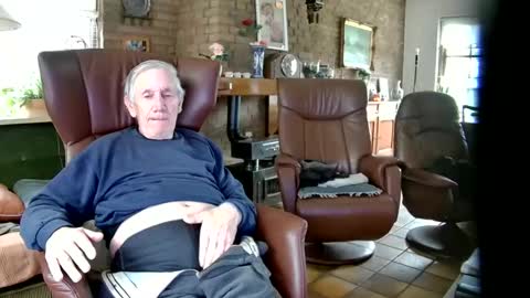 Snapshot of johan7_heet chatting on 12/17/24, 11:06 johan7 heet online show from 12/17/24, 11:06