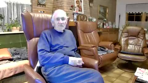 Snapshot of johan7_heet chatting on 12/25/24, 10:37 johan7 heet online show from 12/25/24, 10:37