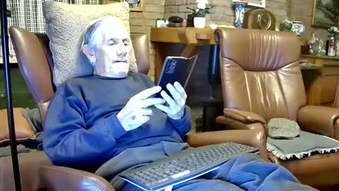 Snapshot of johan7_heet chatting on 01/12/25, 10:33 johan7 heet online show from 01/12/25, 10:33