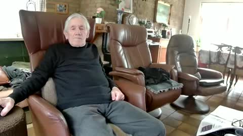 Snapshot of johan7_heet chatting on 02/10/25, 01:44 johan7 heet online show from 02/10/25, 01:44