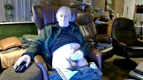 Snapshot of johan7_heet chatting on 02/17/25, 10:03 johan7 heet online show from 02/17/25, 10:03