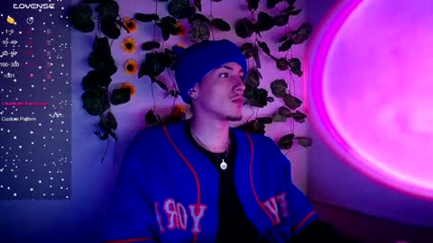 Snapshot of johan_parker222 chatting on 09/26/25, 11:42 johan_parker222 online show from 09/26/25, 11:42