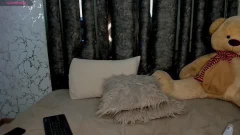 johana fox online show from 02/11/25, 10:15