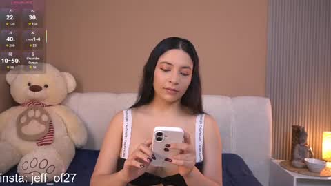 Snapshot of johana_fox_ chatting on 06/12/26, 05:23 johana fox online show from 06/12/26, 05:23