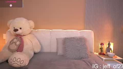 Snapshot of johana_fox_ chatting on 07/21/26, 09:28 johana fox online show from 07/21/26, 09:28