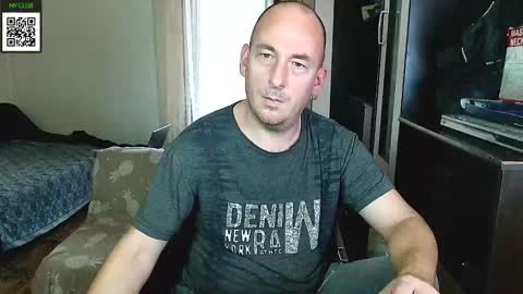 Snapshot of johanbarker chatting on 12/07/24, 12:02 Johan online show from 12/07/24, 12:02