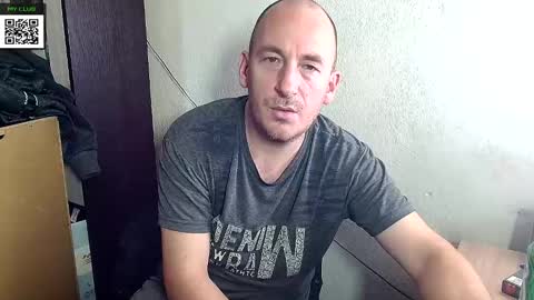 Snapshot of johanbarker chatting on 12/09/24, 08:12 Johan online show from 12/09/24, 08:12