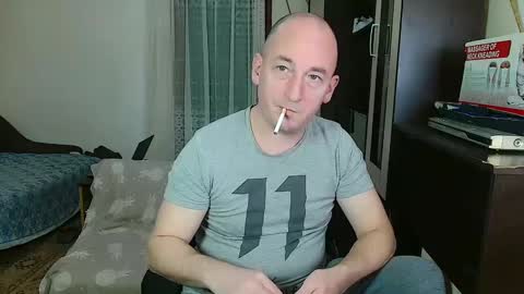 Snapshot of johanbarker chatting on 01/13/25, 08:15 Johan online show from 01/13/25, 08:15