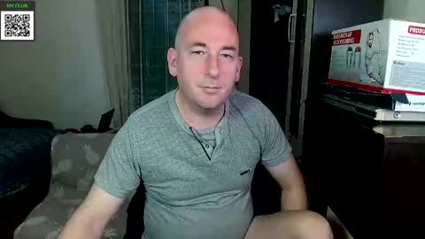 Snapshot of johanbarker chatting on 03/03/25, 04:58 Johan online show from 03/03/25, 04:58