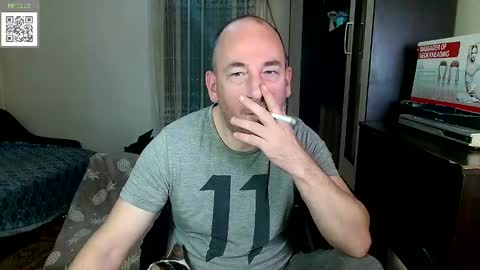 Snapshot of johanbarker chatting on 03/10/25, 08:37 Johan online show from 03/10/25, 08:37