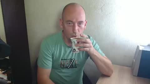 Snapshot of johanbarker chatting on 10/12/25, 10:47 Johan online show from 10/12/25, 10:47