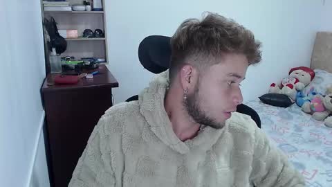 Snapshot of johanleonsweetboy chatting on 12/30/24, 05:04 JOHAN independient model online show from 12/30/24, 05:04