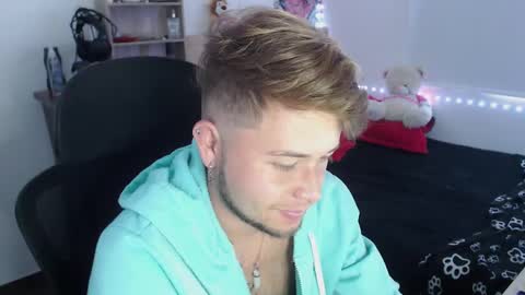 Snapshot of johanleonsweetboy chatting on 02/03/25, 07:10 JOHAN independient model online show from 02/03/25, 07:10