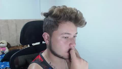 Snapshot of johanleonsweetboy chatting on 02/24/25, 03:12 JOHAN independient model online show from 02/24/25, 03:12