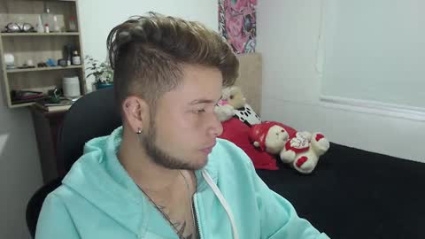 Snapshot of johanleonsweetboy chatting on 03/08/25, 01:03 JOHAN independient model online show from 03/08/25, 01:03