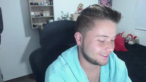 Snapshot of johanleonsweetboy chatting on 03/12/25, 12:20 JOHAN independient model online show from 03/12/25, 12:20