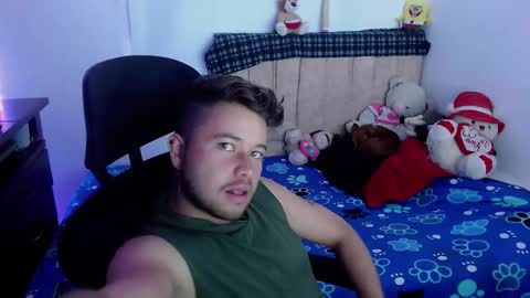 Snapshot of johanleonsweetboy chatting on 09/18/25, 08:33 JOHAN independient model online show from 09/18/25, 08:33