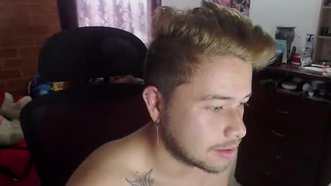 JOHAN independient model online show from 10/29/25, 02:30