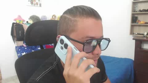 Snapshot of johanleonsweetboy chatting on 06/05/26, 02:12 JOHAN independient model online show from 06/05/26, 02:12