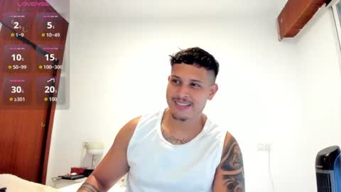 Snapshot of johansmith__ chatting on 06/17/26, 12:40 Johan Smith online show from 06/17/26, 12:40