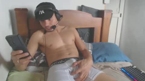 johantorres19 online show from 02/06/25, 08:56