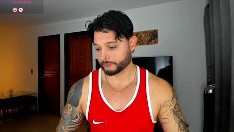 Snapshot of johatsu chatting on 12/22/24, 11:09 King - online show from 12/22/24, 11:09