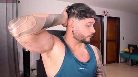 Snapshot of johatsu chatting on 02/02/25, 11:21 King - online show from 02/02/25, 11:21