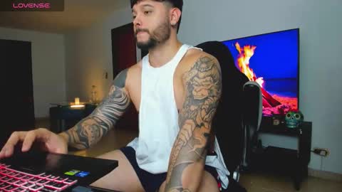 Snapshot of johatsu chatting on 10/28/25, 12:25 King - online show from 10/28/25, 12:25