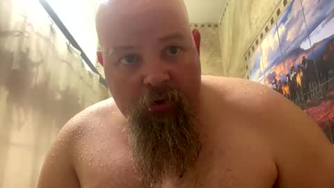 Snapshot of john40a chatting on 01/17/25, 02:18 John online show from 01/17/25, 02:18