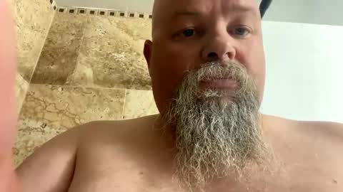 Snapshot of john40a chatting on 10/04/25, 06:28 John online show from 10/04/25, 06:28