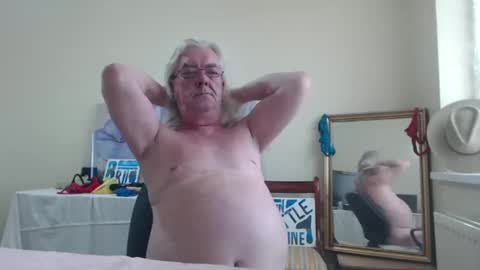 Snapshot of john_little_one chatting on 02/04/25, 03:15 JOHN online show from 02/04/25, 03:15