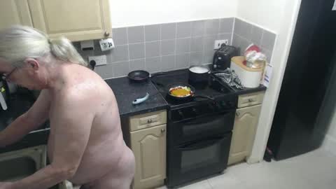 Snapshot of john_little_one chatting on 02/13/25, 12:35 JOHN online show from 02/13/25, 12:35