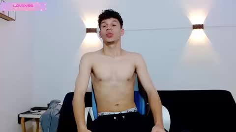 Snapshot of john_ssnow29 chatting on 09/19/25, 01:12 john_ssnow29 online show from 09/19/25, 01:12