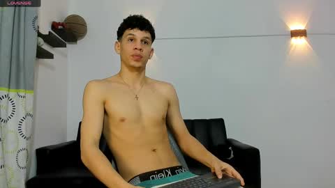 john_ssnow29 online show from 04/27/26, 09:51