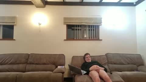 Snapshot of johnathan_stuart33 chatting on 04/15/26, 12:06 johnathan_stuart33 online show from 04/15/26, 12:06