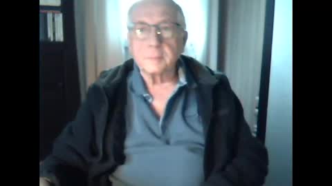 Snapshot of johnjohn6226623 chatting on 01/12/26, 03:06 johnjohn6226 online show from 01/12/26, 03:06