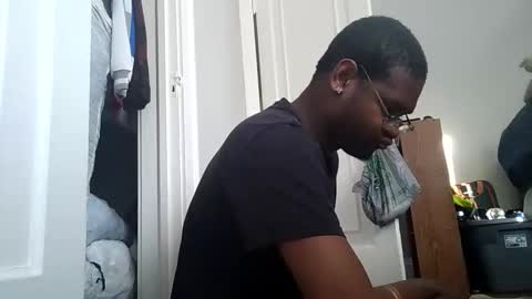 Snapshot of johnjohn6789840055 chatting on 09/30/25, 09:53 John online show from 09/30/25, 09:53