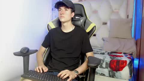 johnny_cagee online show from 09/28/25, 04:07